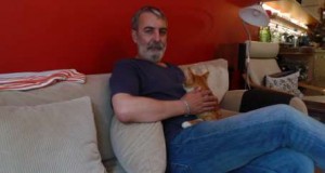 Entelektüelleri Karşısına Alan Kaybeder