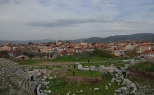 Antik Roma Tiyatrosu Çürüyor
