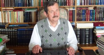 Yazar Erol Toy, Yaşama Veda Etti