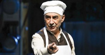 İnsan Kime Hizmet Ettiğini Bilmeli
