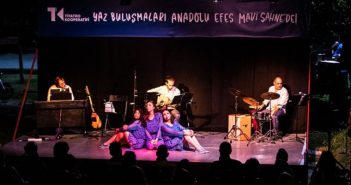 Caddebostan’da Denize Nazır Tiyatro