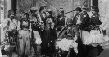 Ermenice Tiyatronun Parlak Günleri Nasıl Sona Erdi?
