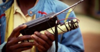 Ruanda’da Soykırım Radyosu RTLM Tiyatro Sahnesine Taşındı