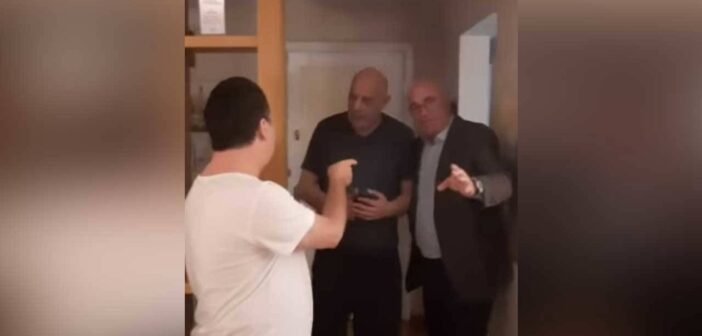 Apartman Yöneticisi “Evde Tiyatro Yapamazsın” Diyerek Evi Bastı: Sahneye Mahmut Tanal Çıktı