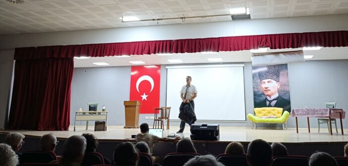“Aydede” Altınoluk’ta Seyirciyle Buluştu