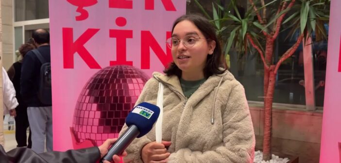 Bakırköy’de “Çirkin” Oyunu Ayakta Alkışlandı