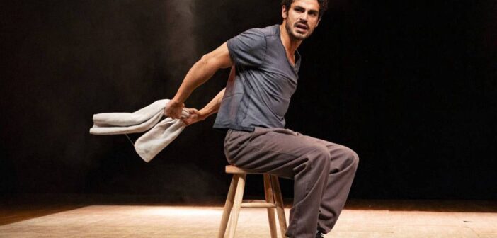 Bir Gencin Dönüşüm ve Direnme Hikayesi