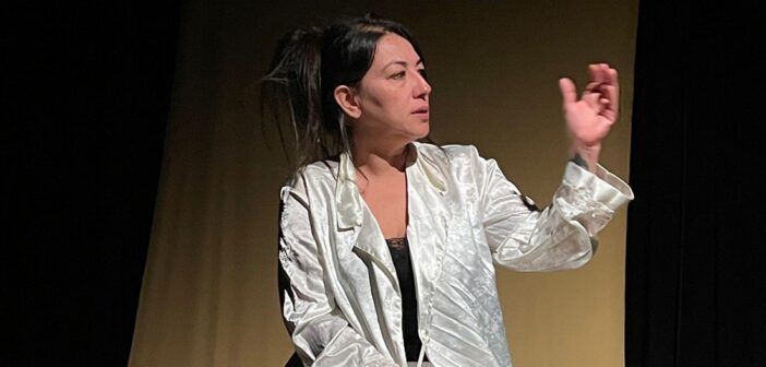 Bi’ nevi Sahne’den Ritmik bir Apartman Destanı: Istırap Korosu