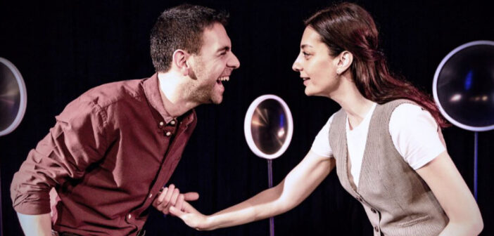 Bilim Ve Aşk Aynı Sahnede: “Takımyıldızları” Minoa Pera’da