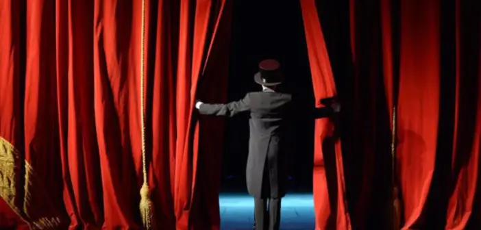 TDT ‘Alice Harikalar Diyarında’ Adlı Çocuk Oyununu Sahnelemeyi Sürdürüyor