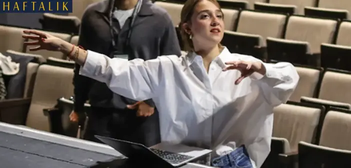 Tiyatrocu Serin Öztoprak, ‘Uyku Ölüm Dondurma Ülke’yi Anlatıyor