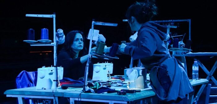 Yanan Sahne Değil, Görünmeyen Emek