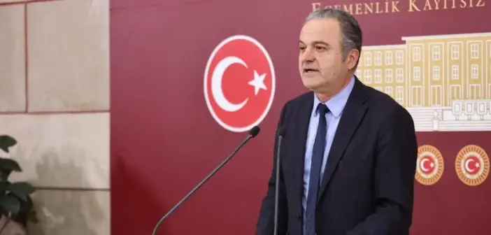 ‘Âşık Mahsuni Şerif’ Oyununa Yasak Meclis Gündeminde: ‘Sanat Özgürlüğüyle Bağdaşmakta Mıdır?’