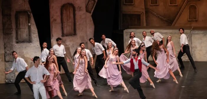 Mikis Theodorakis’in Müzikleriyle “Zorba” Bodrum’da Sahne Aldı