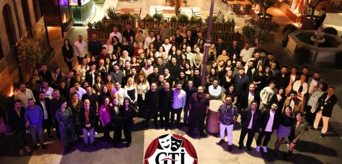 Gaziantep’te Tiyatro Emekçileri Dayanışma için Buluştu: Güçlü ve Tek Ses Olacağız