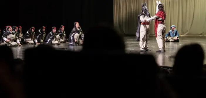 Diyarbakır’da Tiyatro Perdesi Açıldı